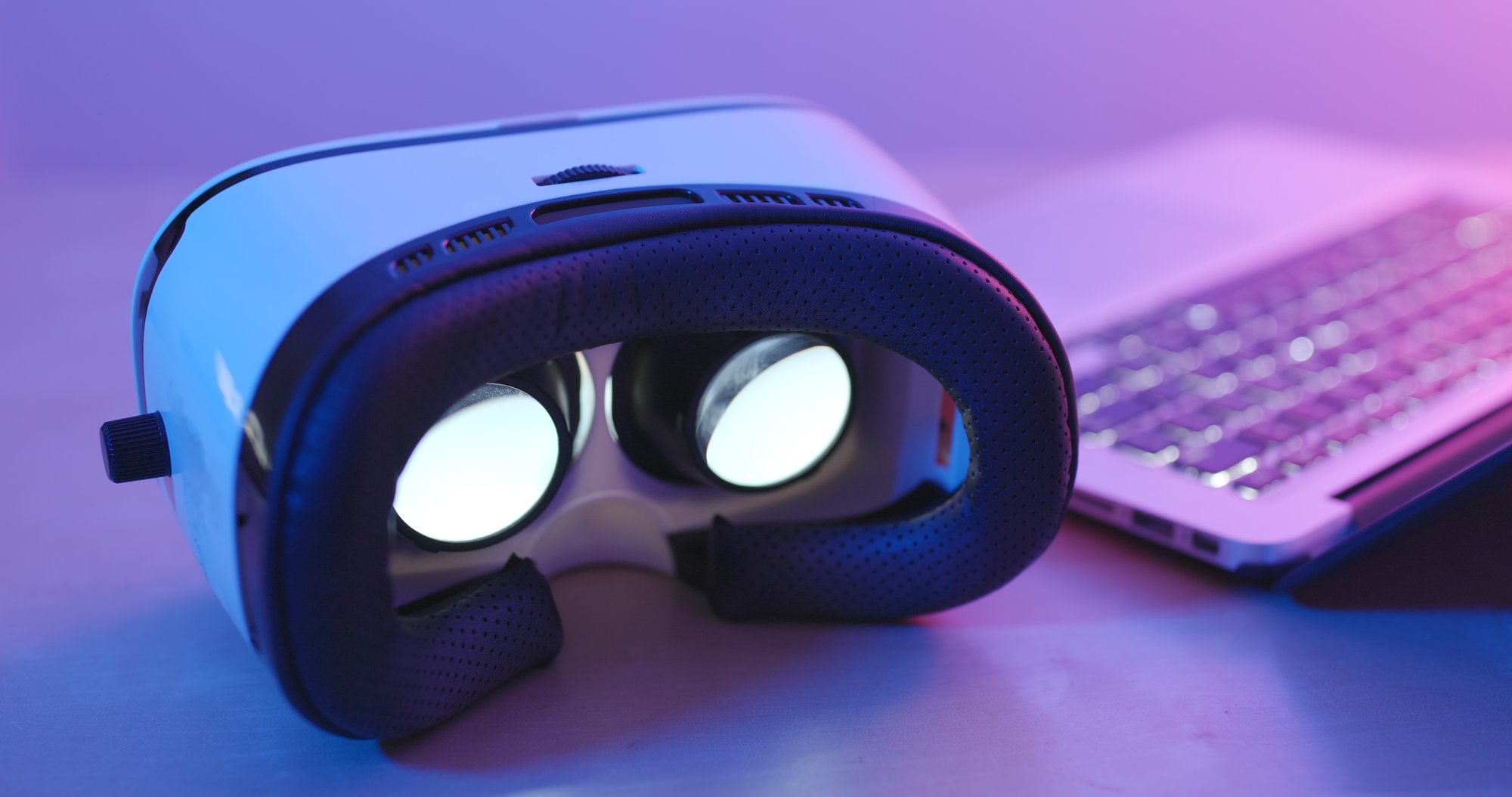 virtual-reality-device-with-laptop-computer-under-2025-03-31-16-37-06-utc