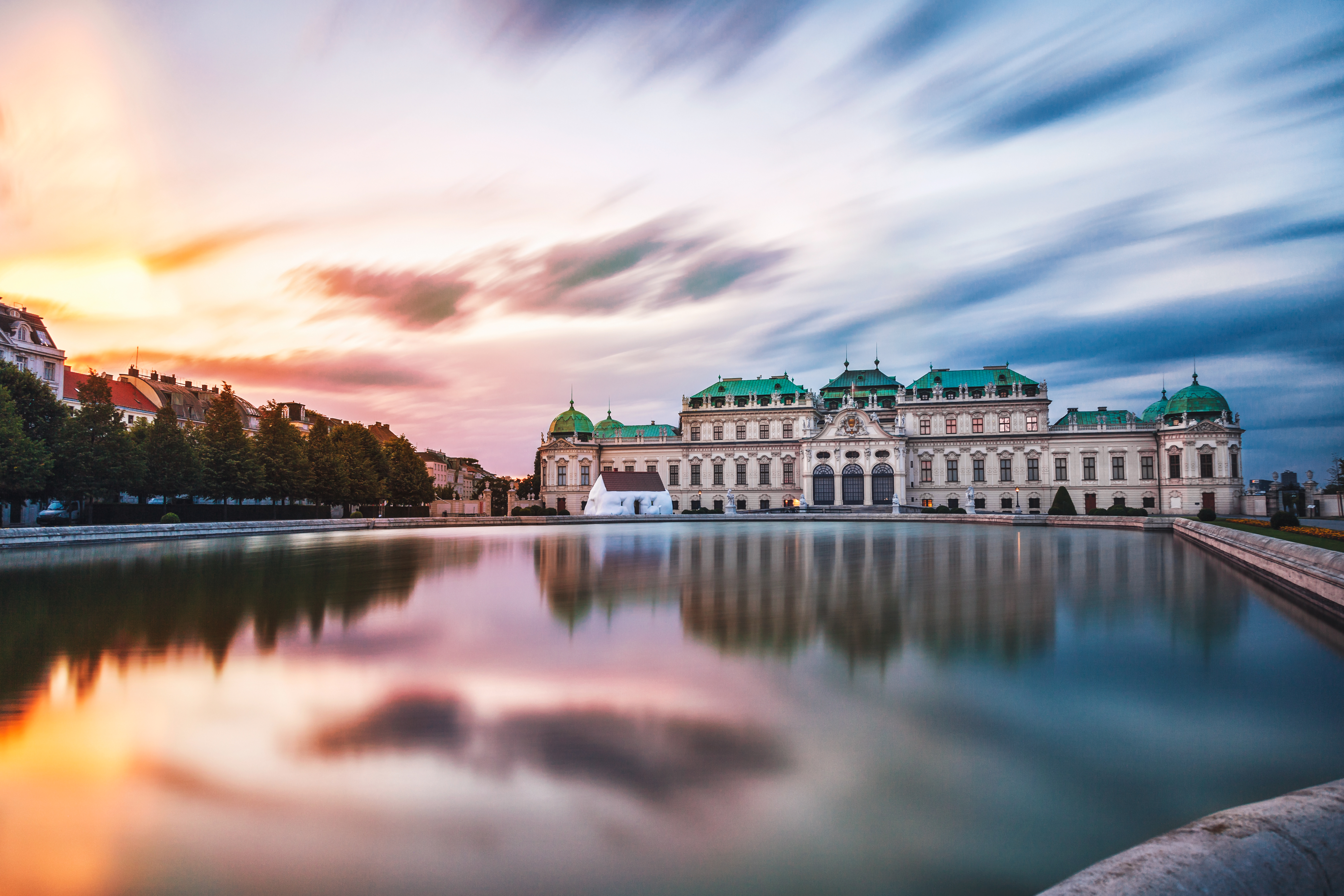 Belvedare Palace in Wien beim Sonnenaufgang.
