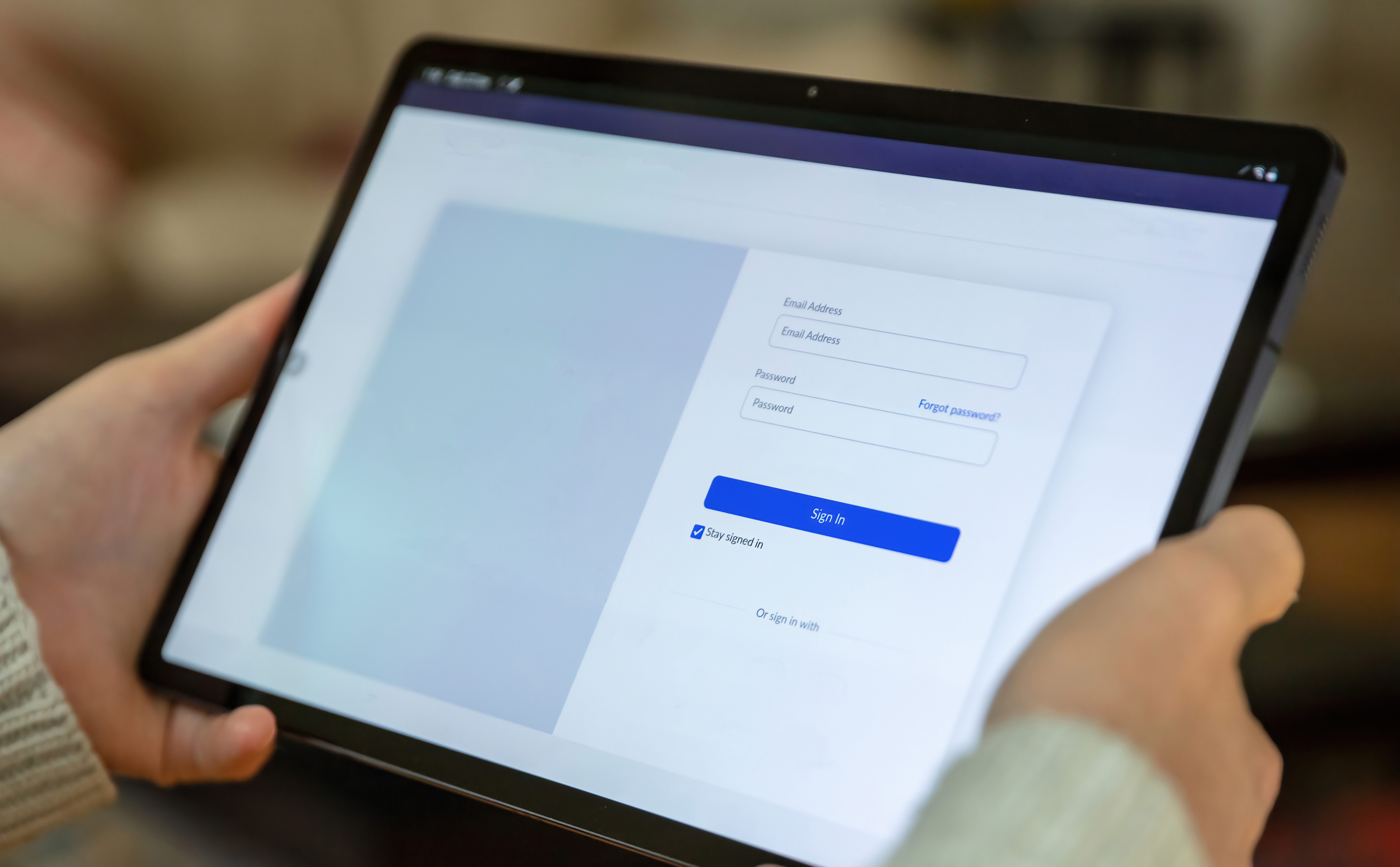 sign-in-with-email-and-password-digital-tablet-sc-2024-12-07-22-04-46-utc_Commerce_